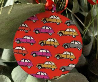 Bauble2cvspinkyellowgreyonredrow